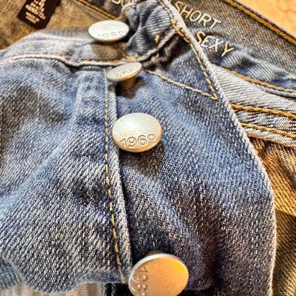GAP Blue Jean Shorts Sexy Boyfriend Button-Fly Classic Distressed Style Size 8 - Picture 5 of 10